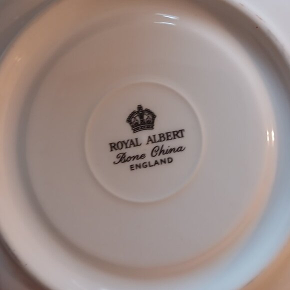 Royal Albert 25th Anniversary Silver Filigree Tea Cup & Saucer Set of 2 - Picture 6 of 11